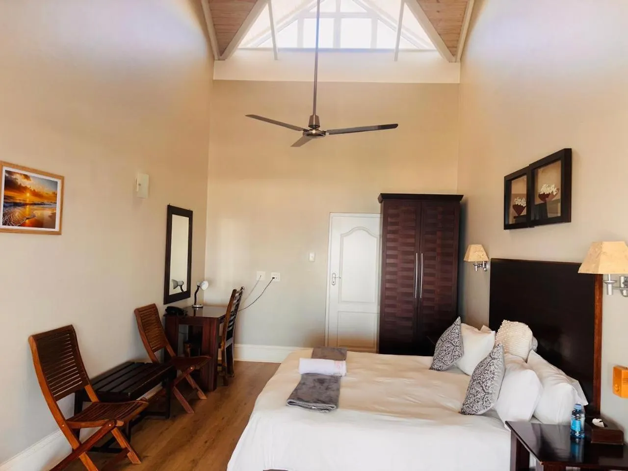 Sir Roys At The Sea Bed & Breakfast Port Elizabeth