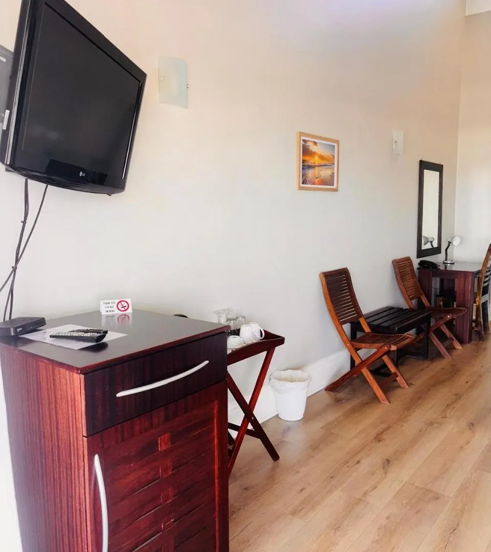 Sir Roys At The Sea Bed & Breakfast Port Elizabeth