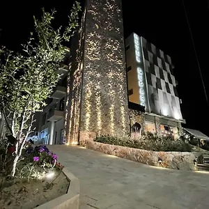 https://hotel-qeparo.albaniahotels.org